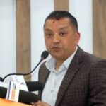 गणेश नेपालीको परिवारलाई गगन थापाले गरे एक लाख सहयोग गणेश नेपालीको परिवारलाई गगन थापाले गरे एक लाख सहयोग
