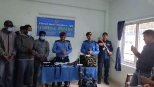 हतियार देखाएर २४ वटा घर लुट्ने समुह प्रक्राउ