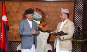 प्रधानमन्त्रीले मुख्य सचिवलाई भने– ‘हरेक निकायलाई जवाफदेही बनाउनुस्’ प्रधानमन्त्रीले मुख्य सचिवलाई भने– ‘हरेक निकायलाई जवाफदेही बनाउनुस्’