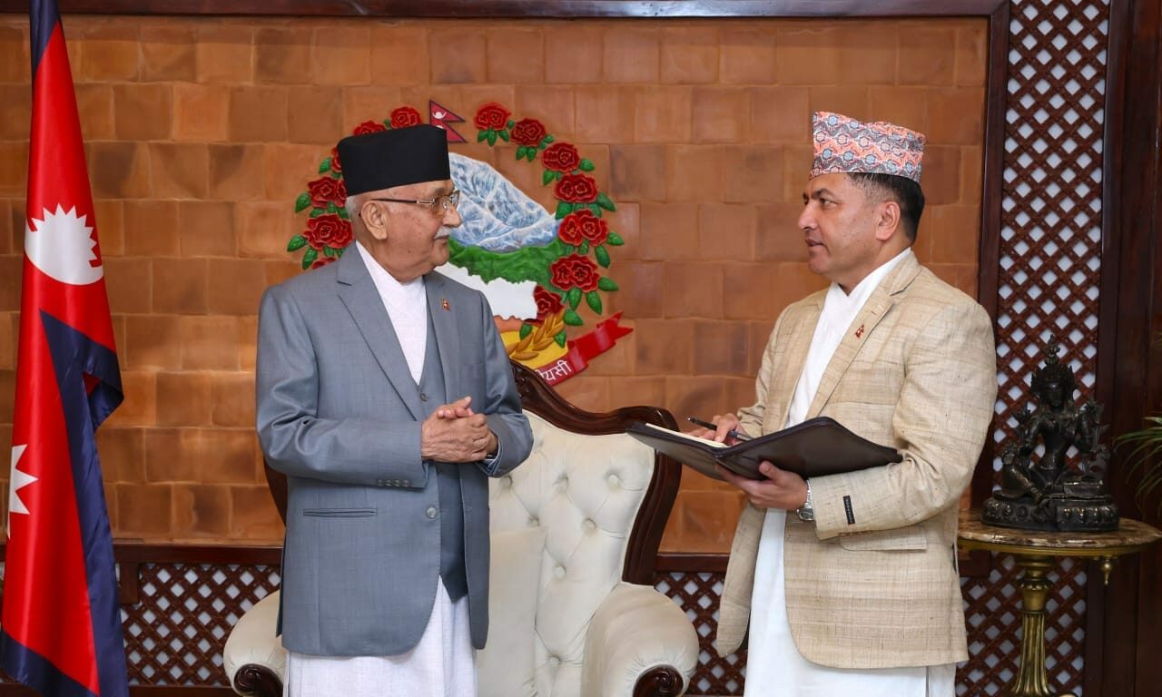 प्रधानमन्त्रीले मुख्य सचिवलाई भने– ‘हरेक निकायलाई जवाफदेही बनाउनुस्’