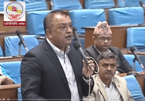 जिल्ला शिक्षा कार्यालय खारेज गर्नुपर्छ : गगन थापा