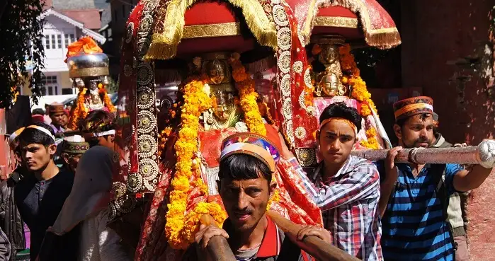 भक्तपुरमा पञ्चदान पर्व मनाइयाे