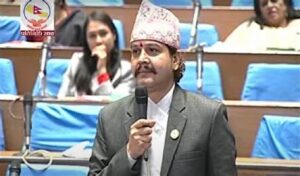 सांसद ढकालको विरोध : ‘सिंहदरबारभित्रको बेइमानहरूलाई खबरदारी गर्दा समाउन पाइँदैन’