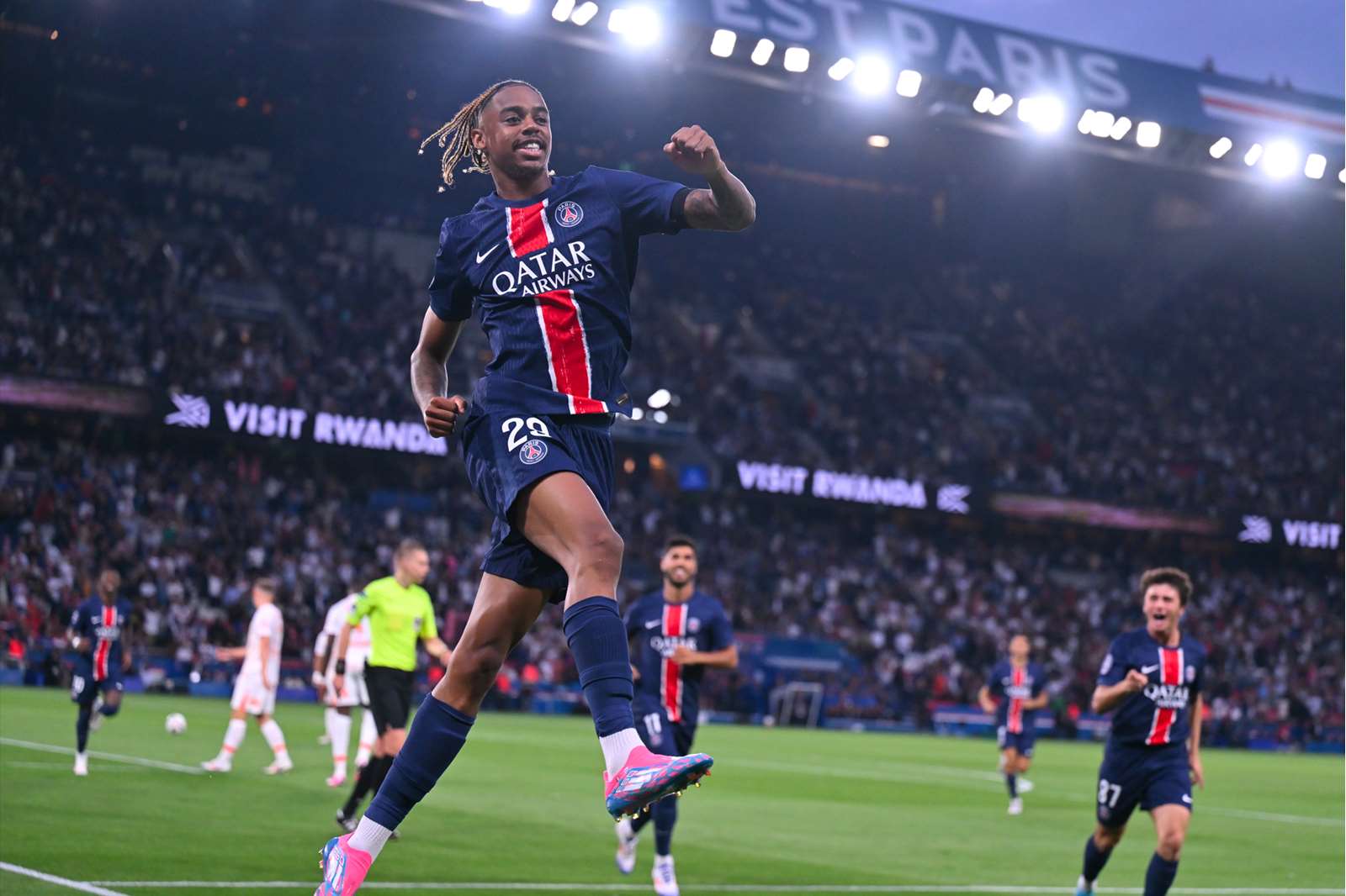 फेन्च लिगमा पीएसजीको एकतर्फी जित