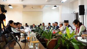 गर्भनरद्वारा खुकुलो मौद्रिक नीति अवलम्बन गर्नुमा वैचारिक निकटता दोषीः पूर्व अर्थमन्त्री पुन