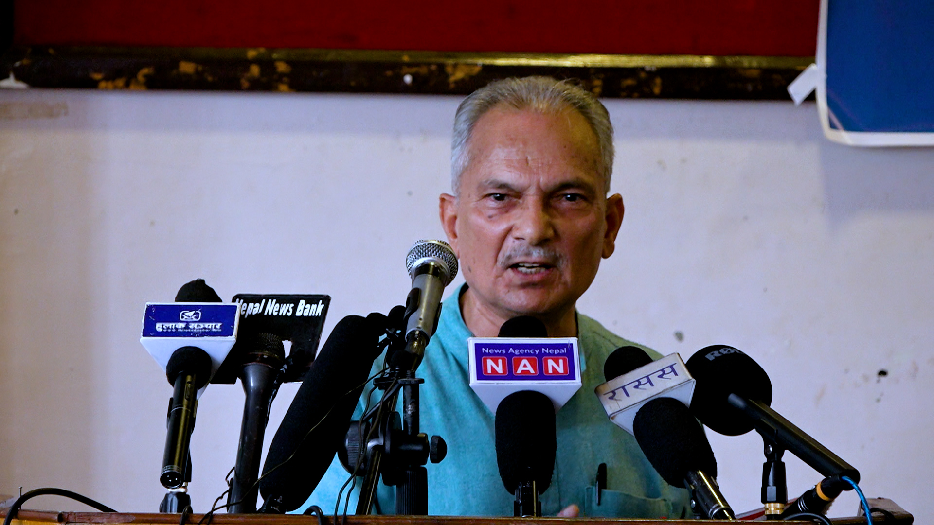 कांग्रेसले अहिले पढ्न छोड्यो :  बाबुराम भट्टराई