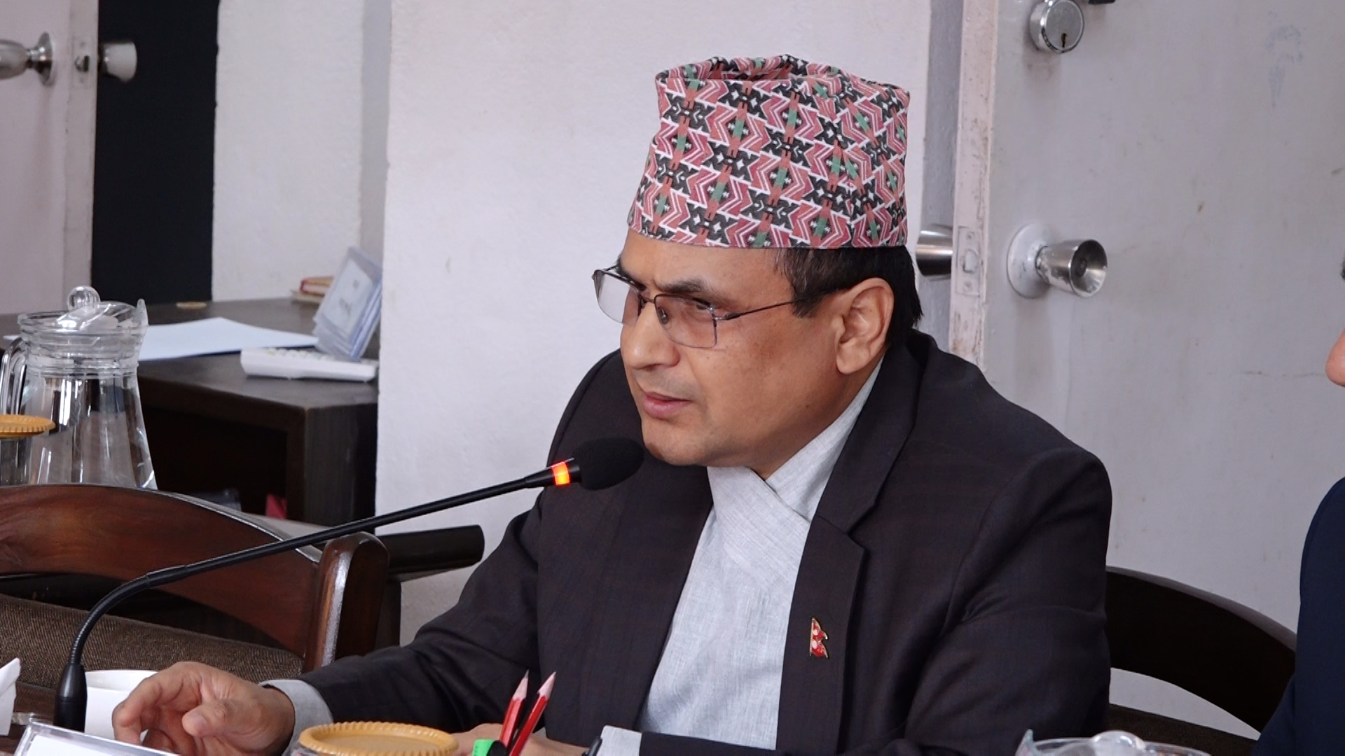 ‘सरकारप्रति जनताको विश्वास सिर्जना गर्नेगरी काम गरौं’: सचिव घिमिरे