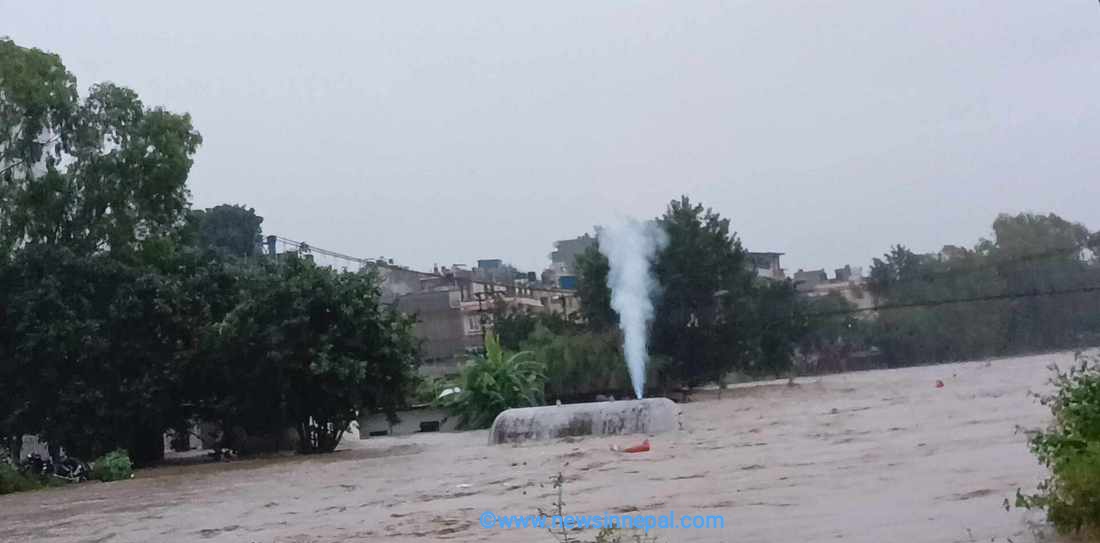च्यासलमा नदीमा अड्किएको ग्यास बुलेट निकाल्न समस्या