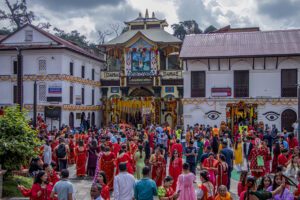 ‘तीजमा महँगाे गहना लगाएर, बालबच्चा बोकेर पशुपति नआउनू’: पशुपति क्षेत्र विकास काेष