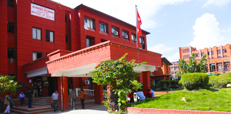 अब सार्वजनिक बिदामा सरकारी अस्पतालले ओपीडी सेवा दिनुपर्ने
