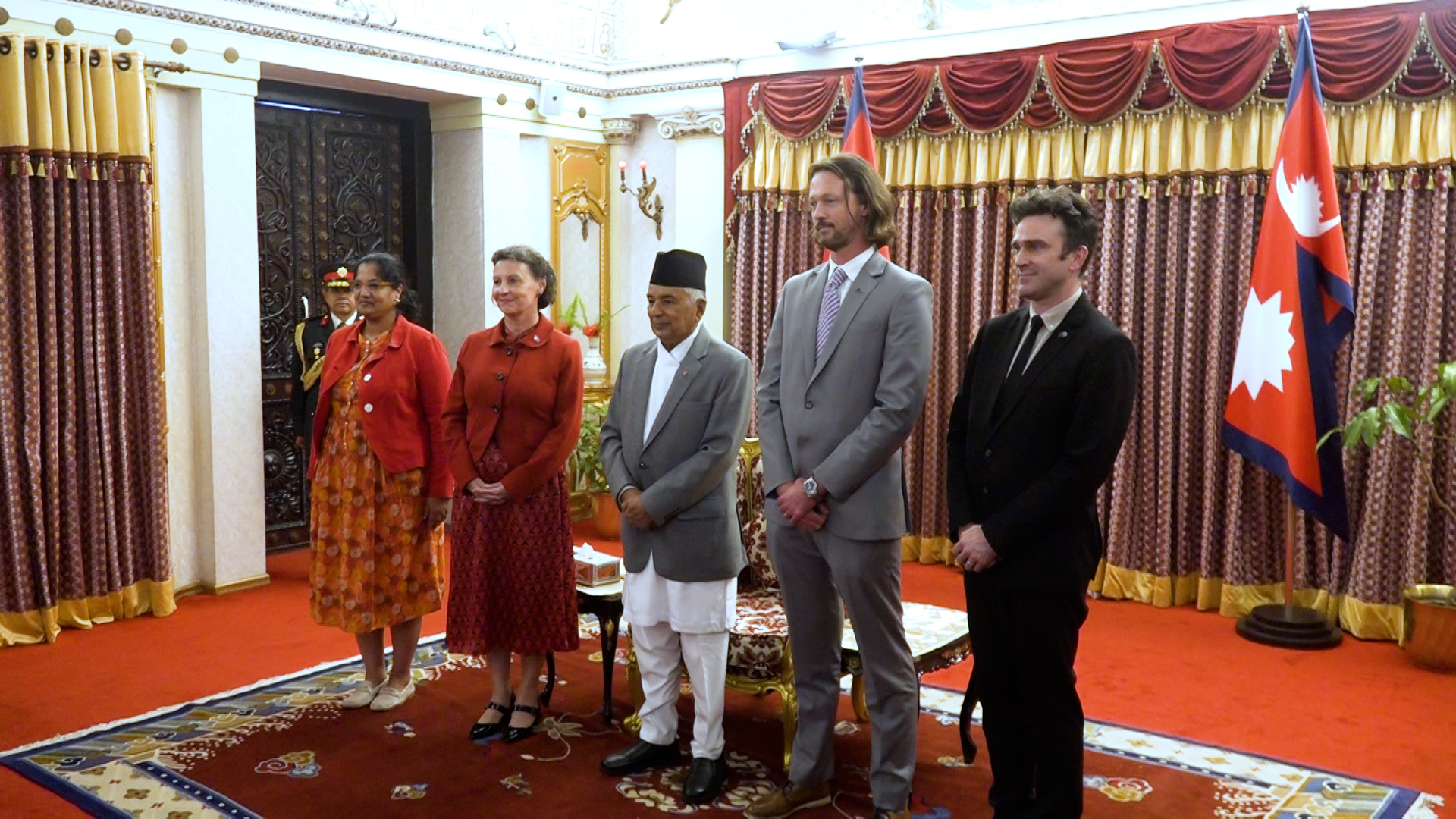 विभिन्न चार देशका राजदूतद्वारा ओहोदाको प्रमाणपत्र पेश