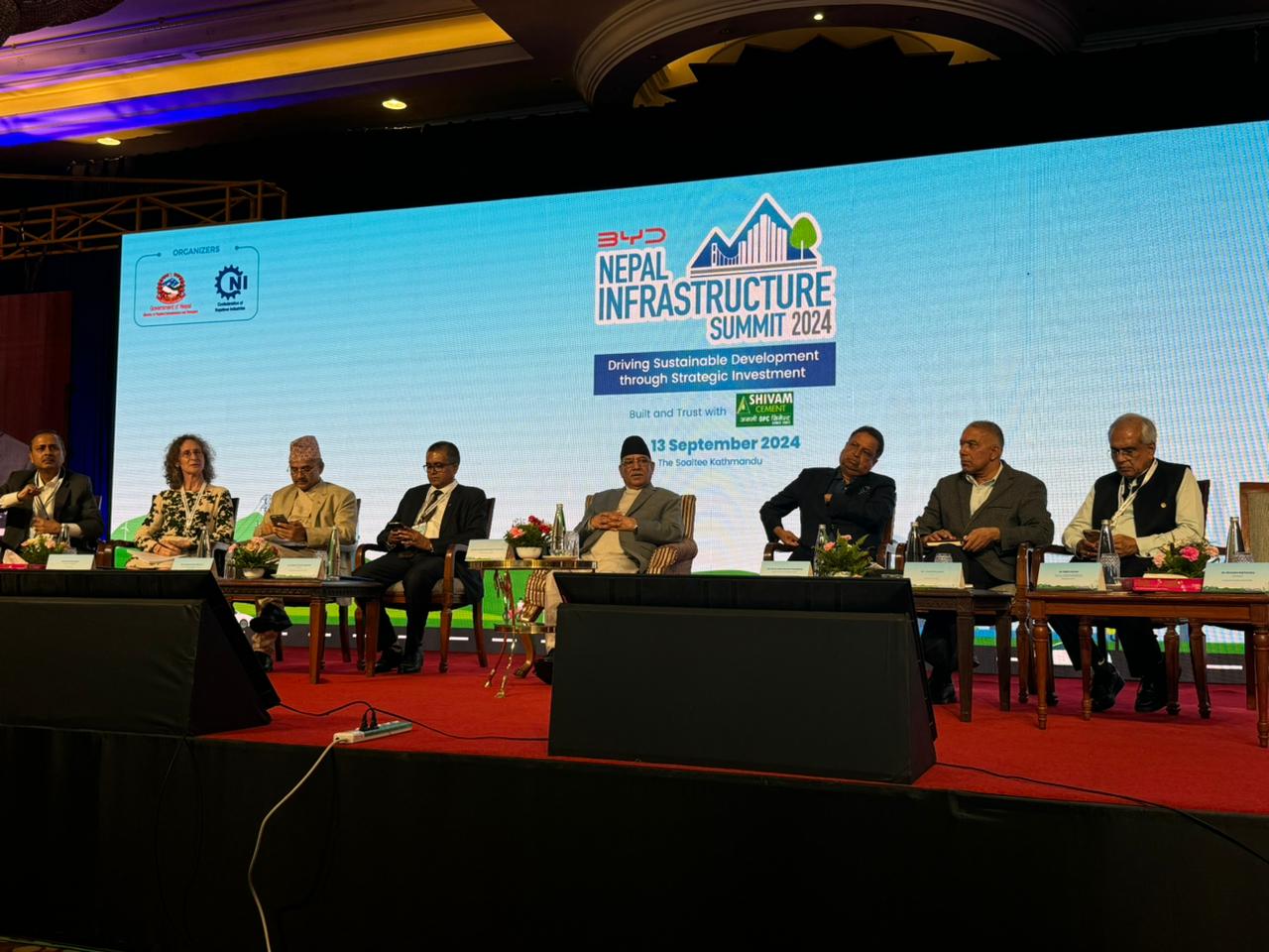 नेपालमा लगानीमैत्री वातावरण बन्दै गएको छ : प्रचण्ड