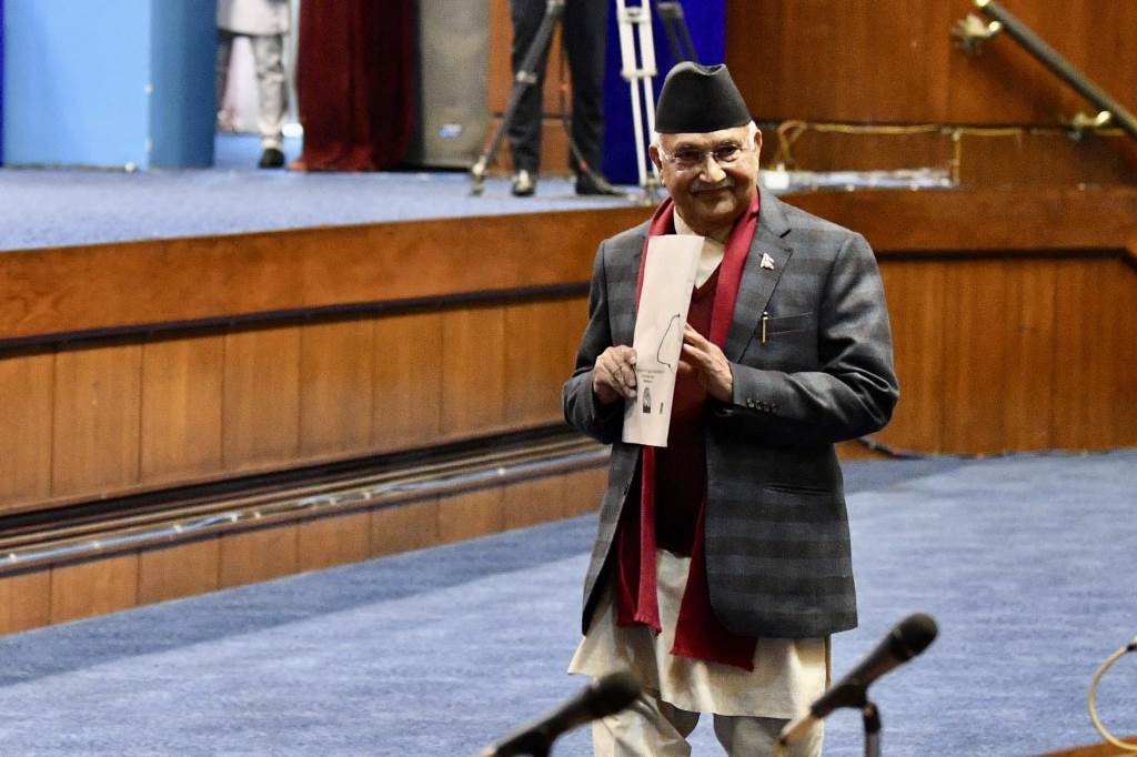 ओली सरकारको १०० दिन : कामभन्दा विवाद बढी ओली सरकारको १०० दिन : कामभन्दा विवाद बढी