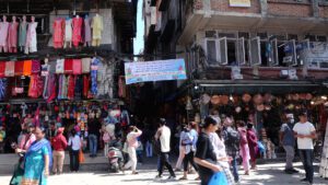 खस्कियो दशैं बजार, उत्साहित छैनन् व्यापारी