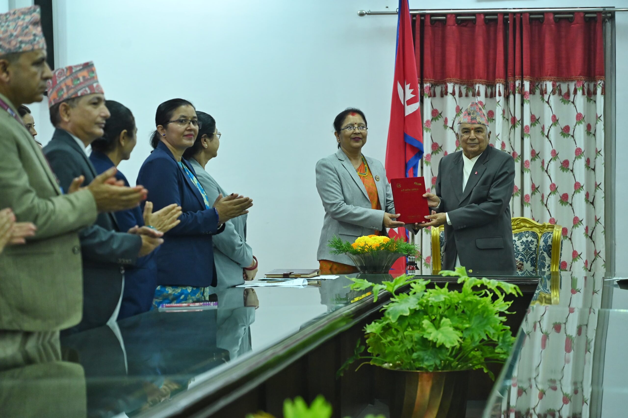 महिला आयोगको प्रतिवेदन पेस, महिला प्रतिनिधित्व सन्तोषजनक नभएको गुनासो