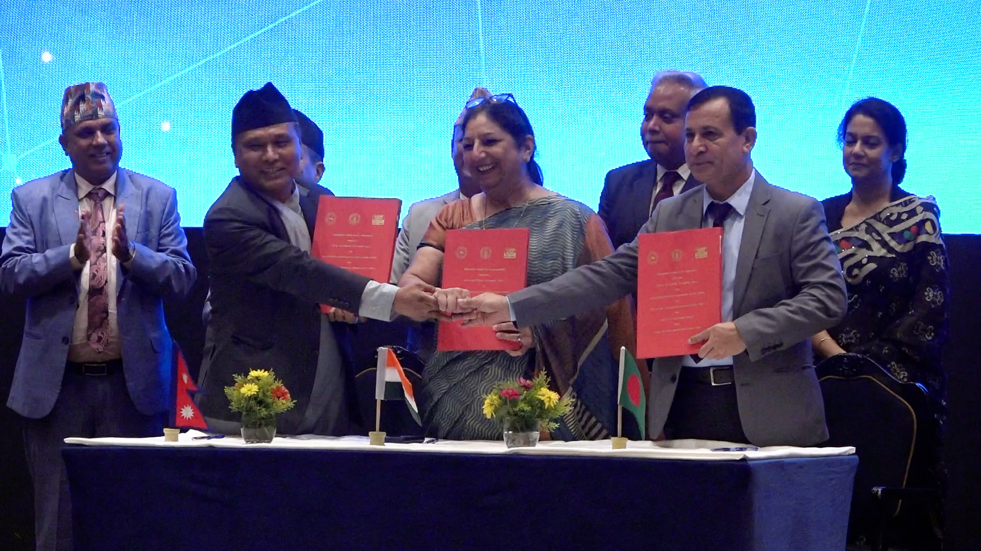 नेपाल र बङ्गलादेशबिच औपचारिक रूपमा विद्युत् व्यापार सम्झौत