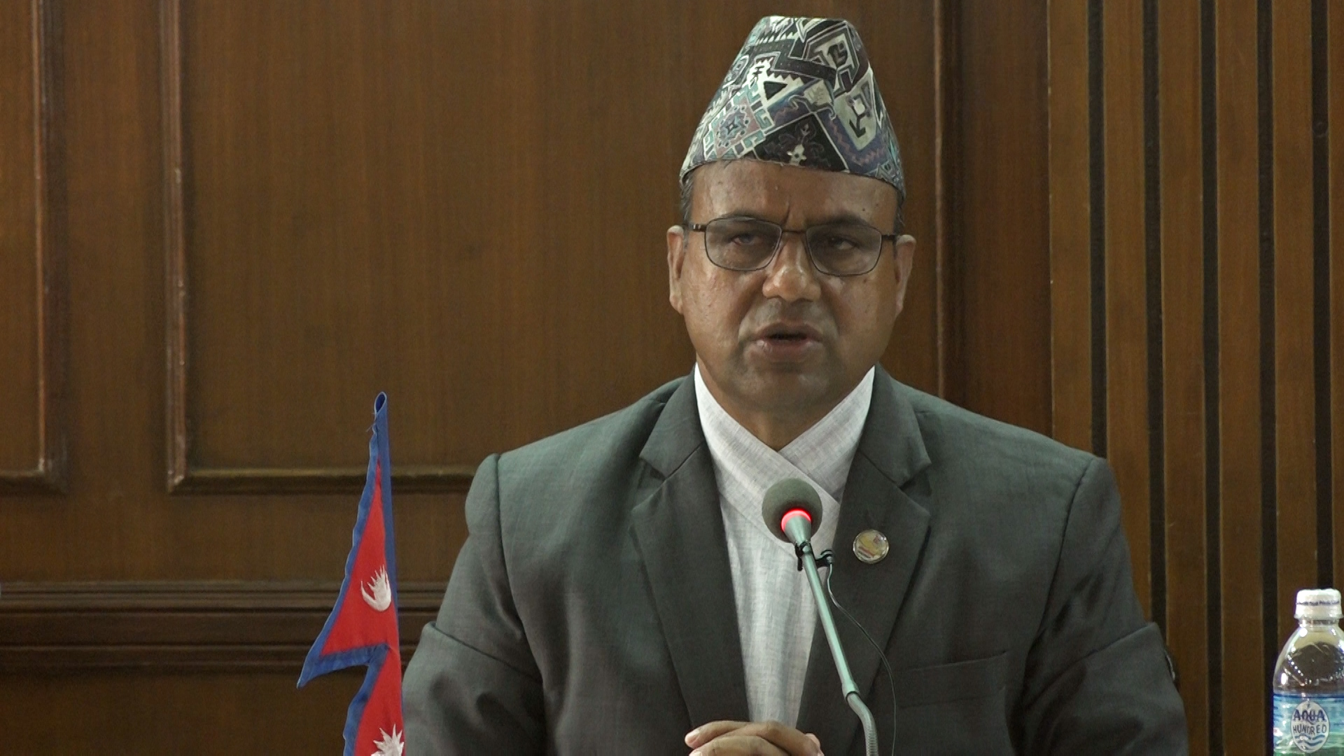 २४ घण्टाभित्र हवाई भाडादर बुझाउन एयरलाइन्सलाई पर्यटनमन्त्री पाण्डेको निर्देशन