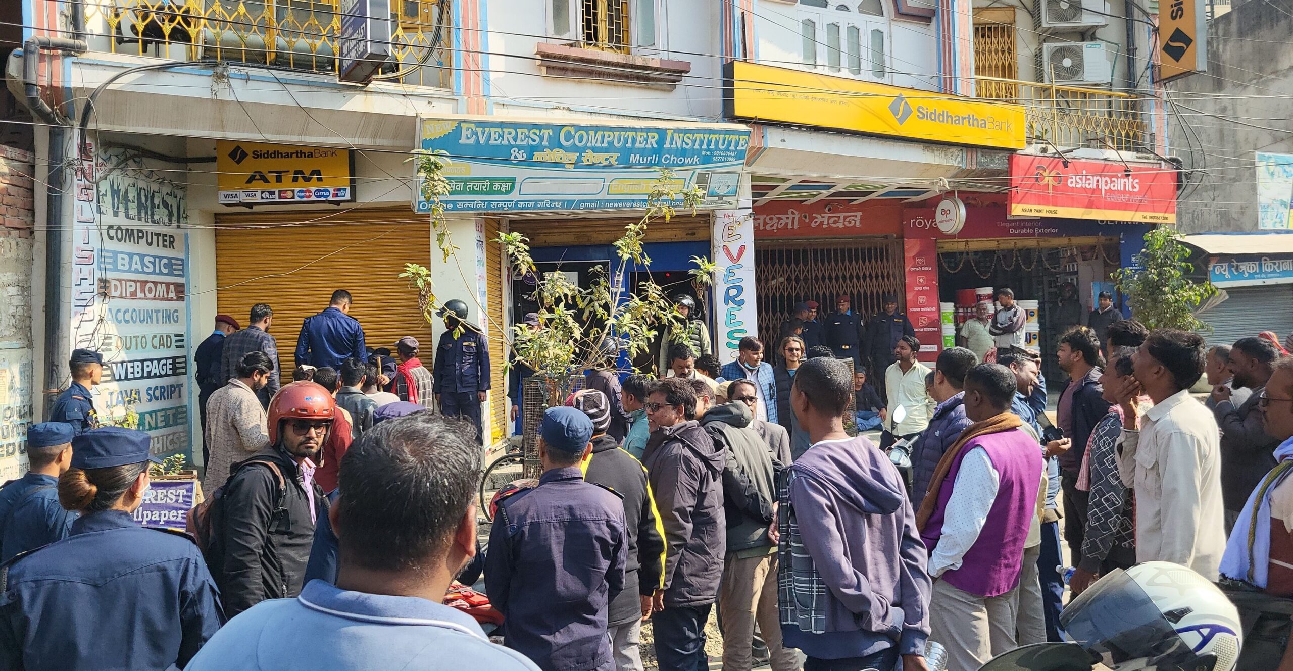 जनकपुरधामका व्यापारीहरू आन्दोलित, सडक अवरुद्ध