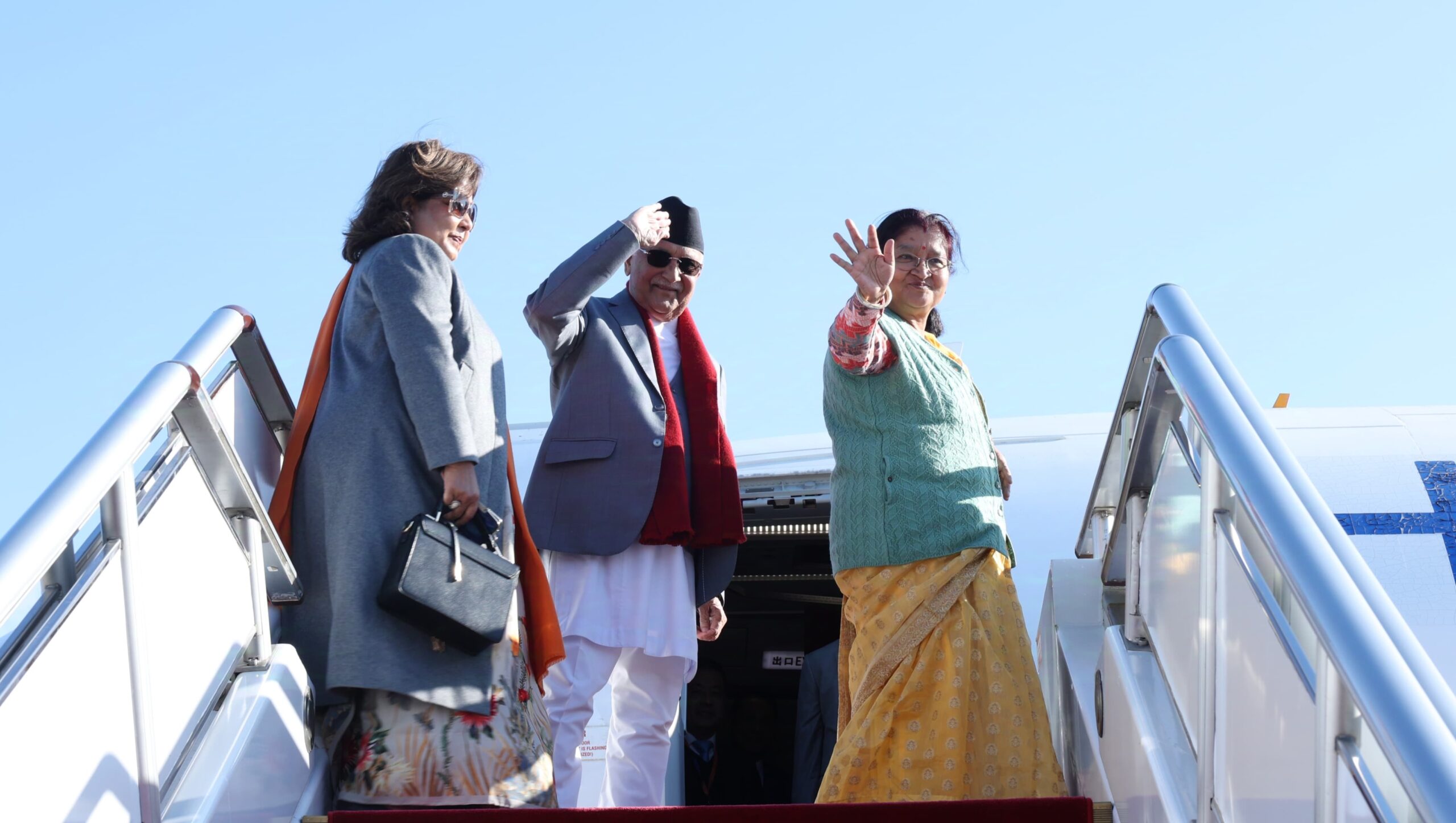 स्वदेश फर्किए प्रधानमन्त्री ओली