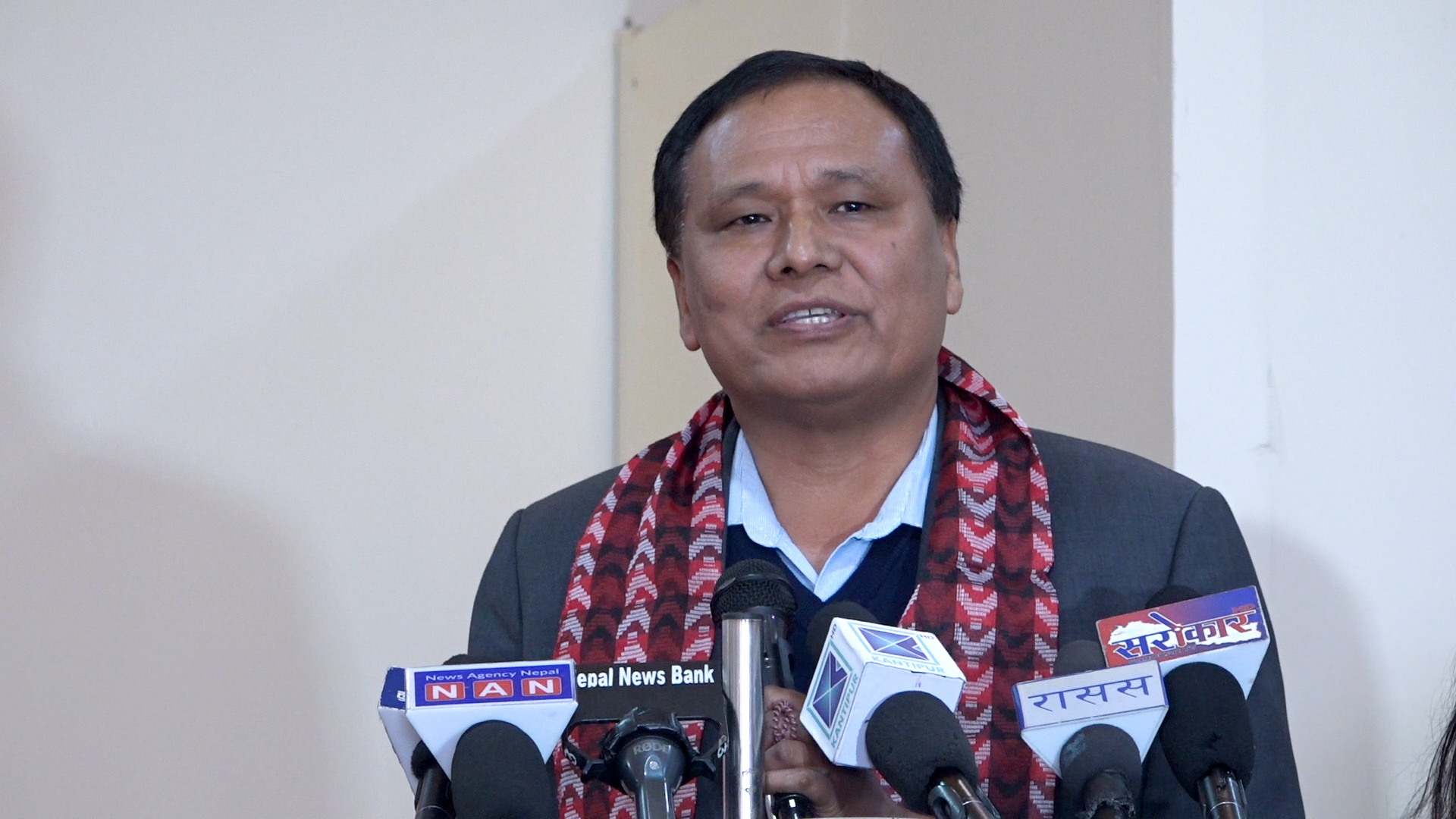 विद्युत् क्षेत्रमा बजेटको अभाव : निर्देशक घिसिङ