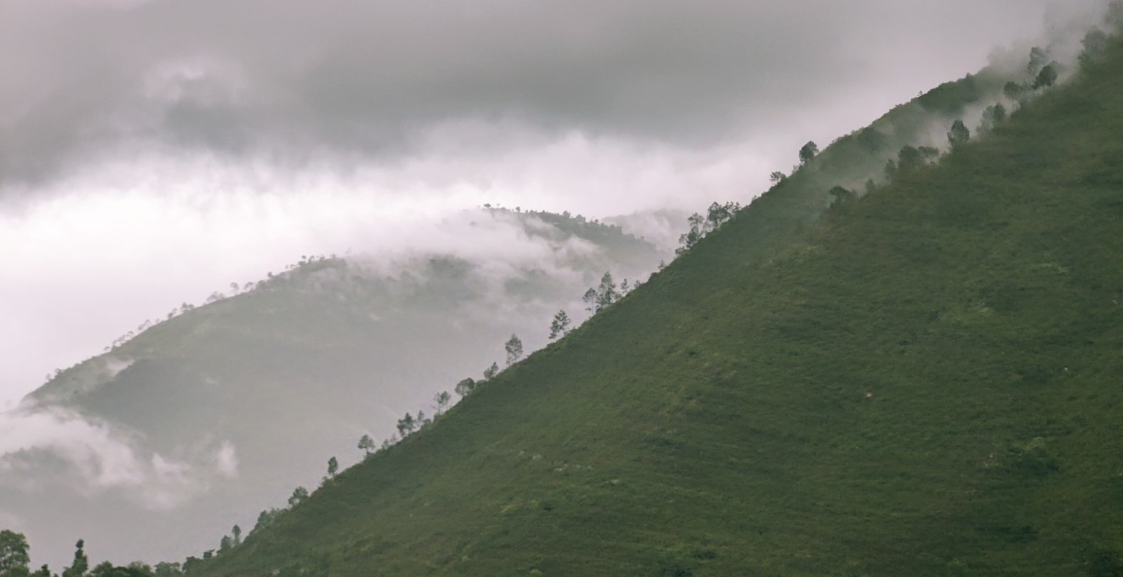 आजको मौसम : यी स्थानमा वर्षा र हिमपातको सम्भावना