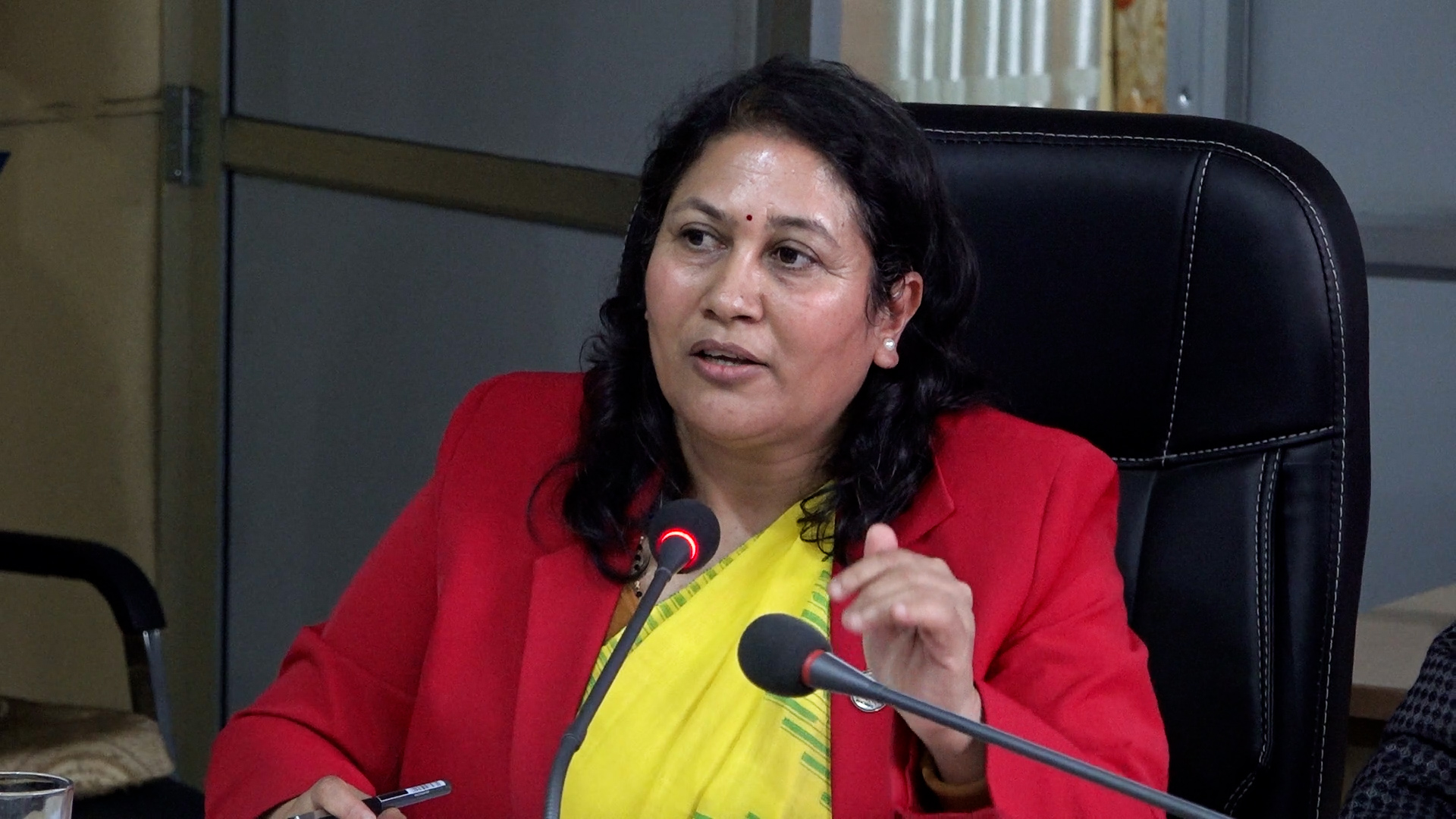 अब ऐन र नियमावली भन्दा अरू कुरालाई हामीले निर्माण गरेर काम नगरौँ : मन्त्री भट्टराई