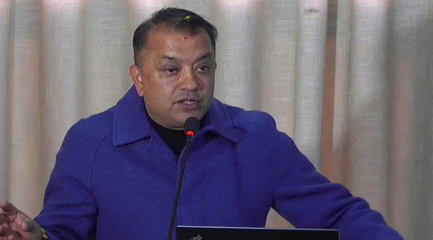 जिम्मेवार दलहरू नै संघीयताप्रति उदार छैनन् : गगन थापा