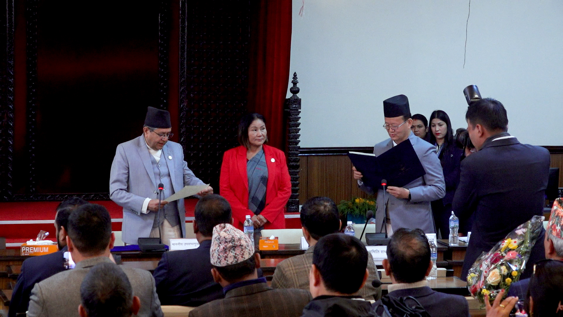 प्रतिनिधिसभाका नवनियुक्त सचिव राईले लिए शपथ