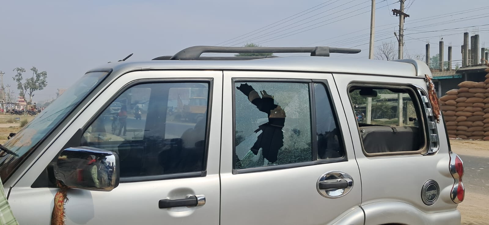 अध्यक्षले चढ्ने गाडी उपाध्यक्षले गरिन् तोडफोड