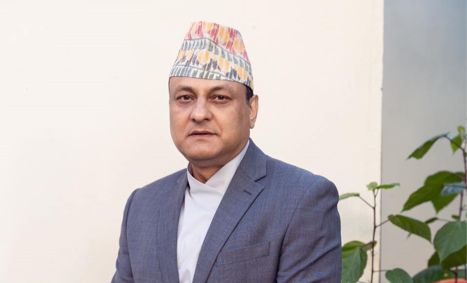 पूर्व प्रहरी प्रमुख खनालद्वारा एमाले छाडेको घोषणा