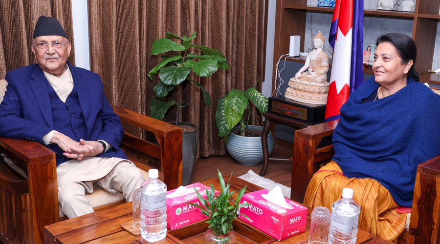 पूर्वराष्ट्रपति भण्डारीलाई भेट्न बुढानीलकण्ठ पुगे प्रधानमन्त्री ओली