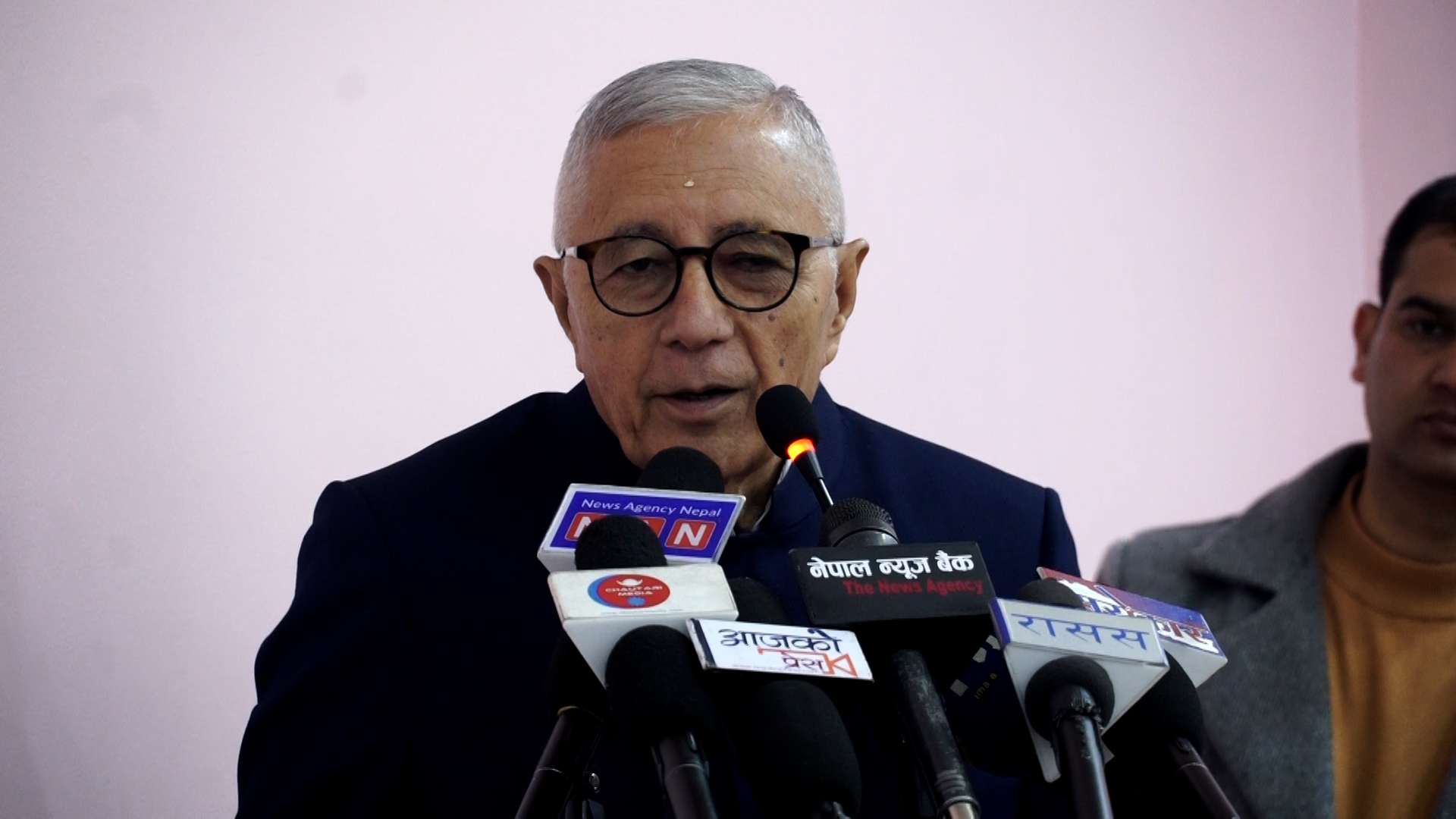 सामाजिक संजाल सम्बन्धि विधेयक जस्ताको त्यस्तै पारित गर्न मिल्दैन् : डा. कोइराला