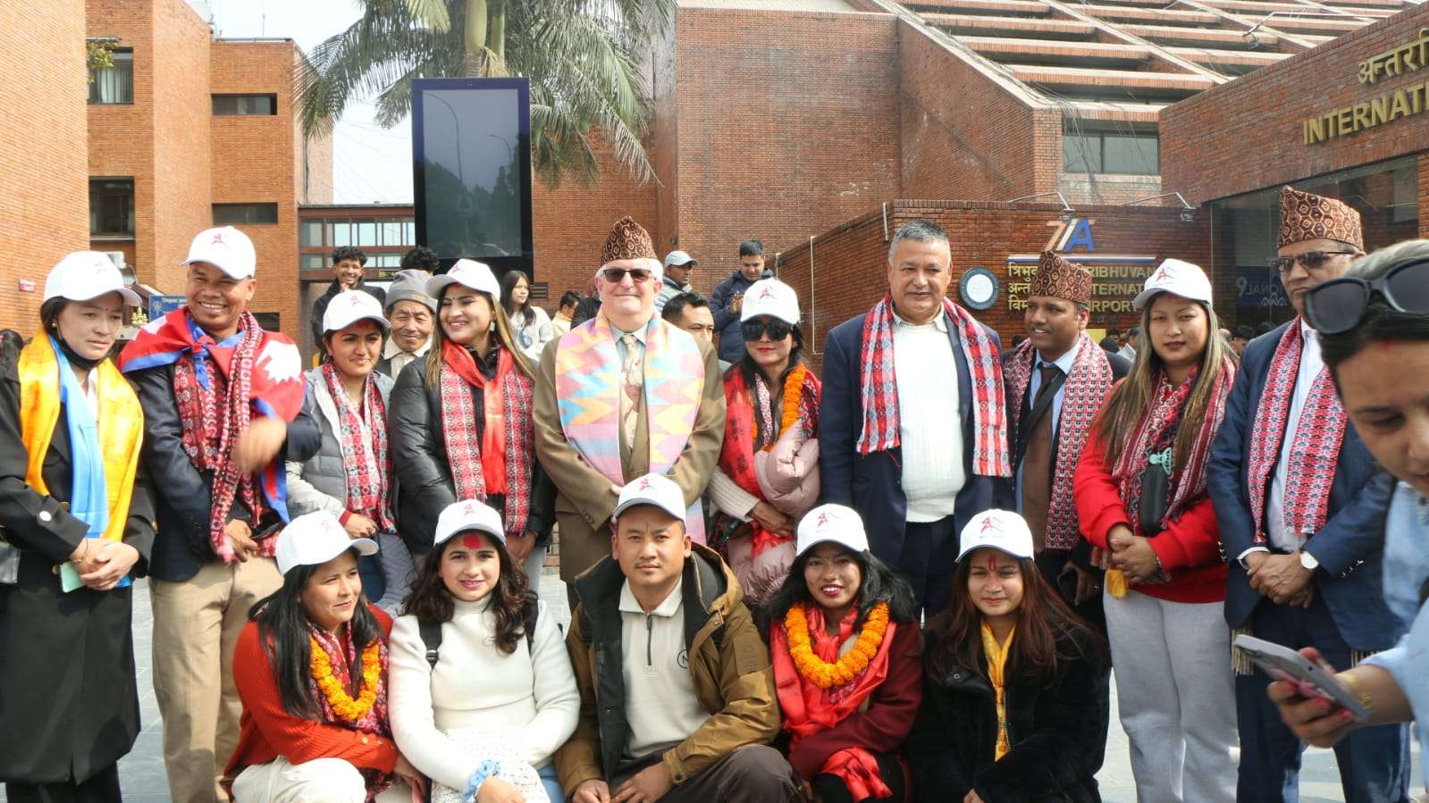 केयरगिभरका लागि इजराइल उडे १३ जना नेपाली