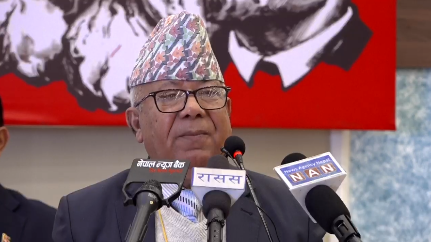 ओली देशप्रति गम्भीर छैनन, सत्तामा बसेर आफ्नो स्वार्थ पूरा गरिरहेका छन् : माधव नेपाल