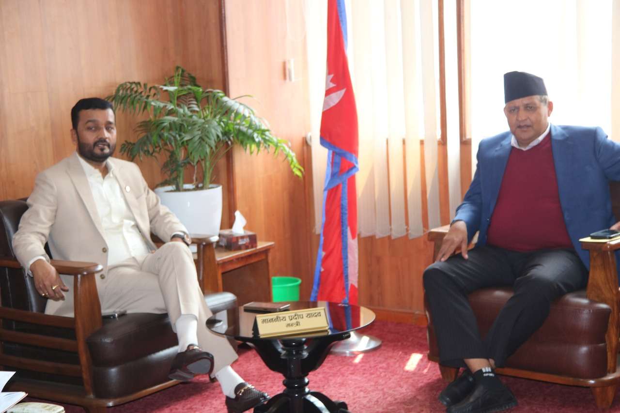 मन्त्री यादव र मुख्यमन्त्री आचार्यबीच भेटर्वार्ता