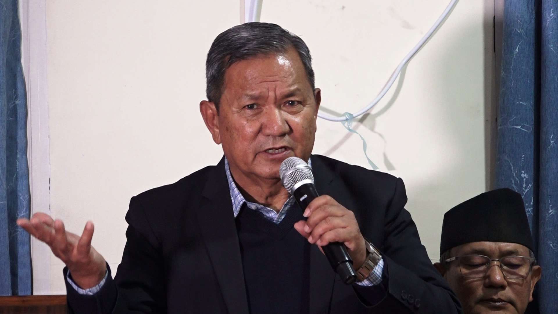 ‘राजालाई बोकेर मुलुकको विकास हुँदैन’