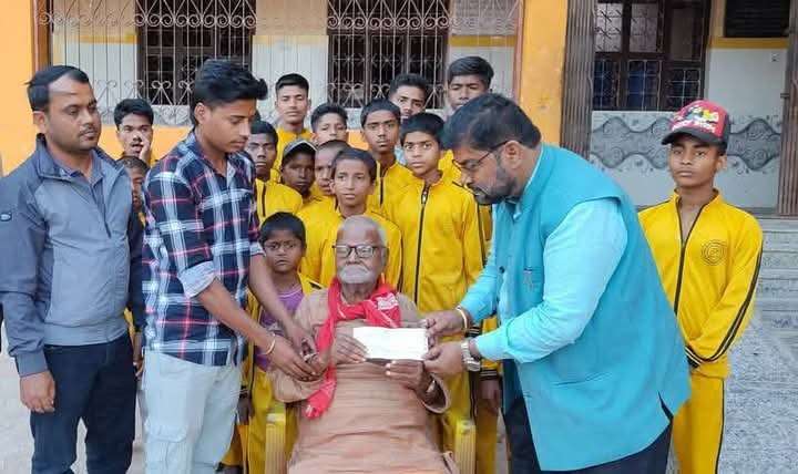 अनाथालयलाई गरुडा नगरपालिकाबाट आर्थिक सहयोग