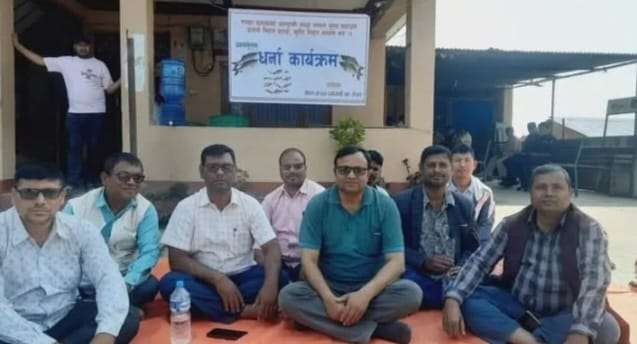 रौतहटका मत्स्य व्यवसायीहरु आन्दोलित, प्राधिकरण कार्यालयमा धर्ना