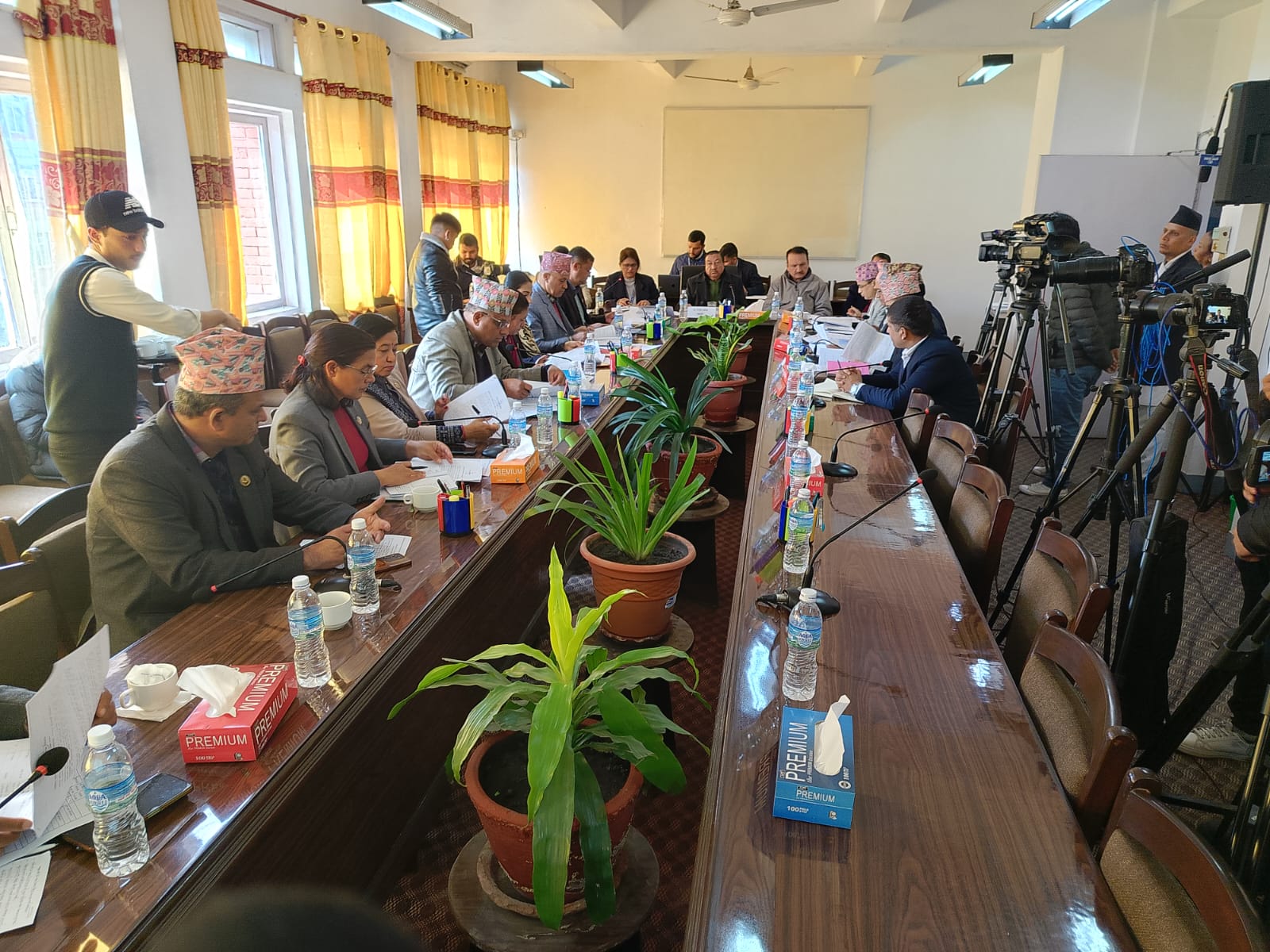 आज दुईवटा संसदीय समितिको बैठक बस्दै