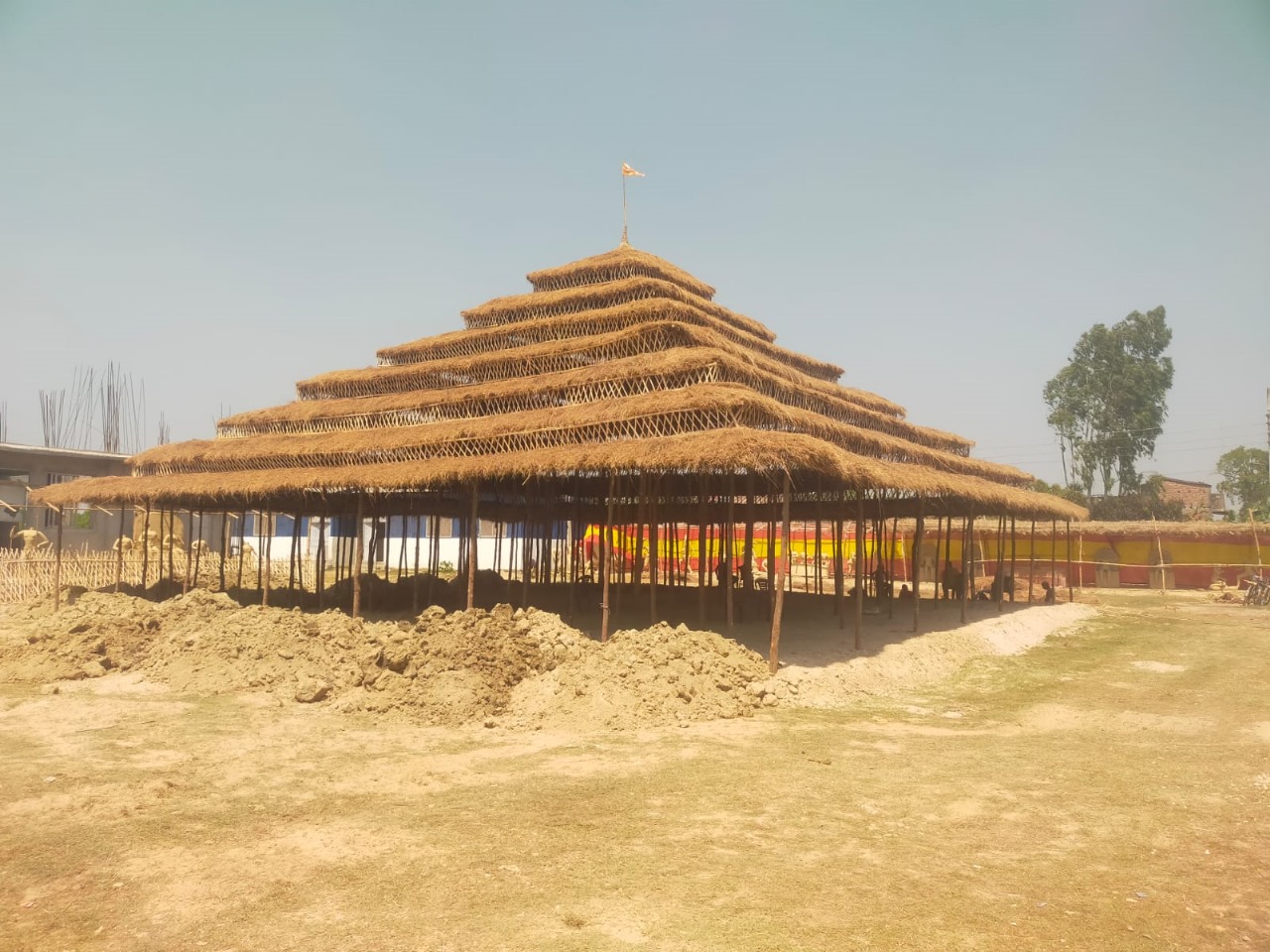 महायज्ञ गर्ने भन्दै दलित डोमको घर भत्काइयो, अछुतको बहानामा माटो खनेर फालियो