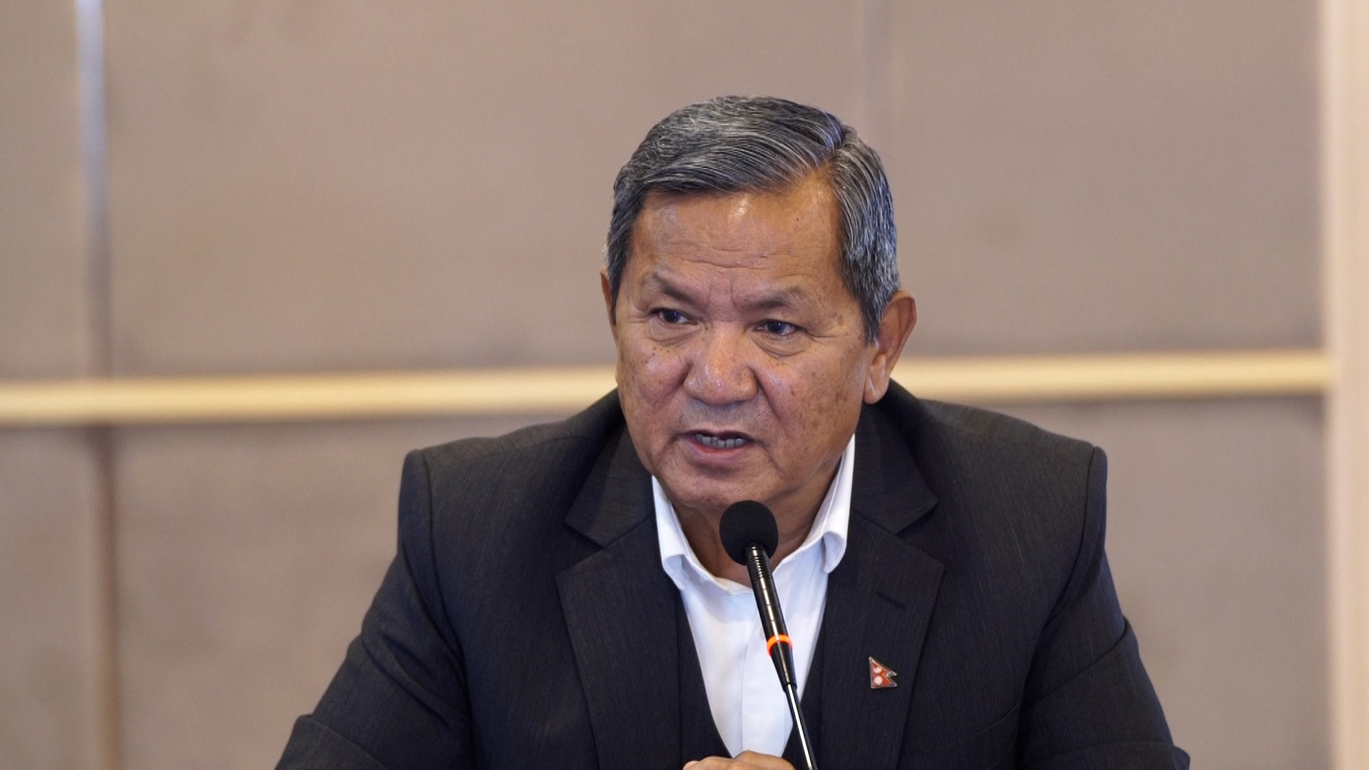 कानुन अनुसार आम्दानीको स्रोत खोजी गर्नुपर्छ : संचारमन्त्री