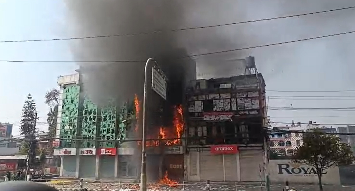 अग्र बन्दै राजावादी प्रदर्शनः तीनकुनेको एक घरमा आजगनी गरे