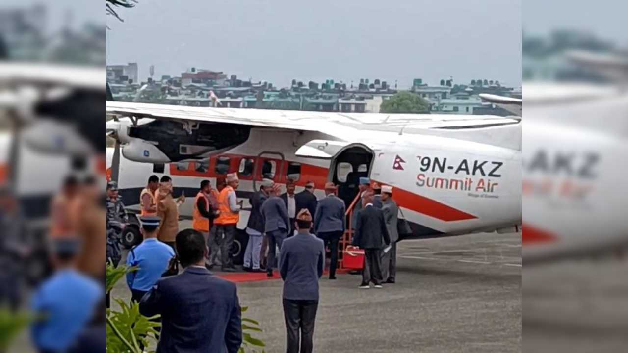 पूर्वराजा ज्ञानेन्द्र शाह पोखराबाट काठमाडौंका लागि हिँडे, भव्य विदाइ