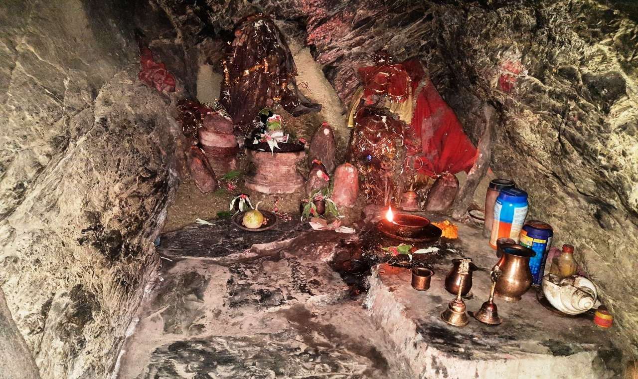 सुनकोसीको बाढीले टुटाएको विश्वामित्र गुफासँगको सम्बन्ध 
