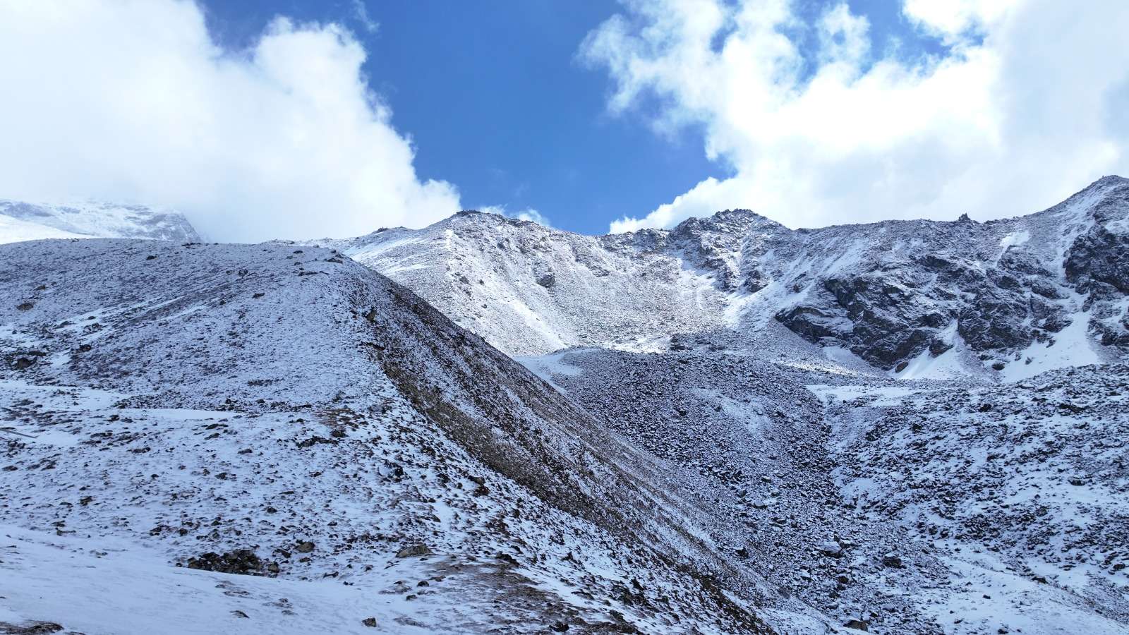 साना हिमतालका ठूला त्रास, जोखिम घटाउन लगानी अभाव