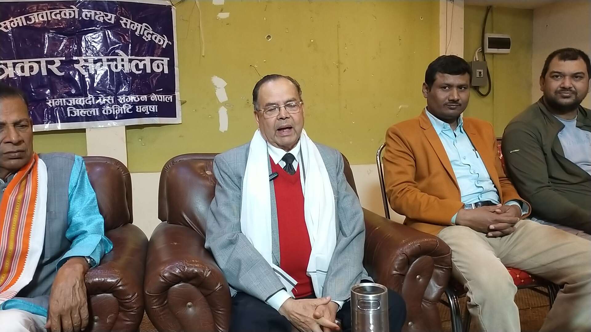 चुच्चे नक्सा नागको फोटो टाँसे सरह मात्र भयो : झलनाथ खनाल