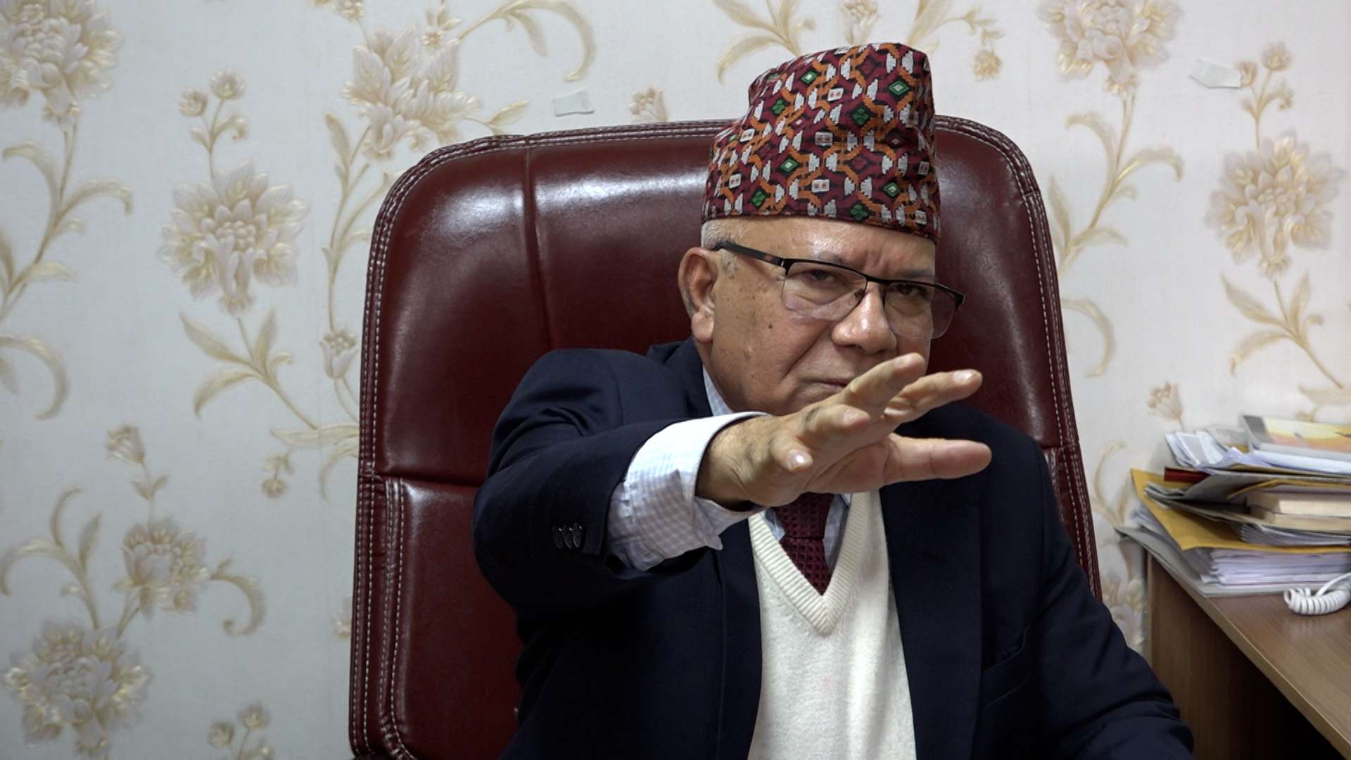माधव कुमार नेपालविरुद्ध भ्रष्टाचारको मुद्दा दायर, सांसद पद निलम्बनमा