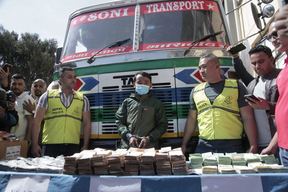 २५ करोड रुपैयाँसहित लामा पक्राउ २५ करोड रुपैयाँसहित लामा पक्राउ