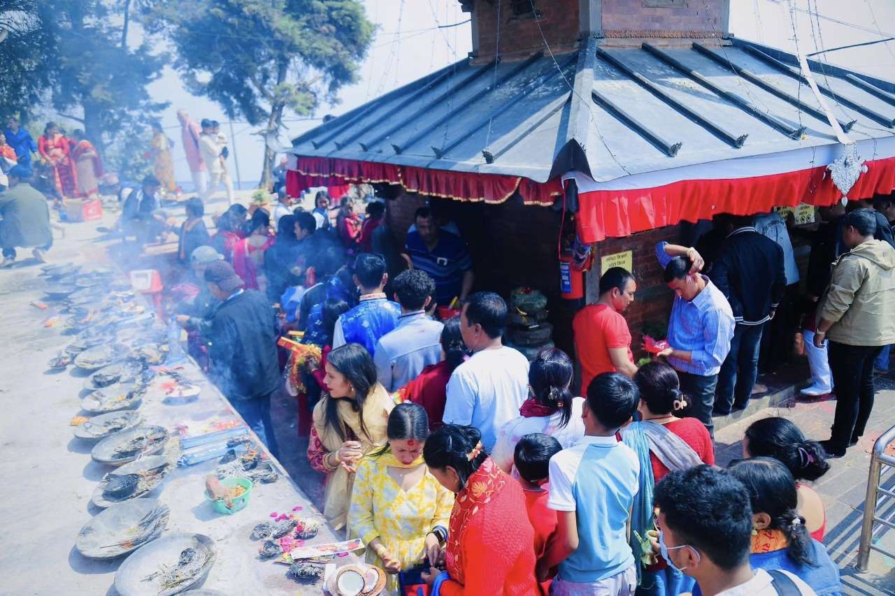 रामनवमीमा सरकारी पूजा गरिने खाँडादेवीमा दर्शनार्थीको भीड