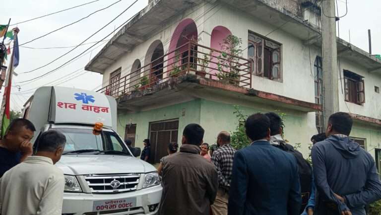 सवारी दुर्घटनामा बाँचेका प्राविधिक ढुंगाना घरमा मृत भेटिए, आत्महत्या गरेको शंका